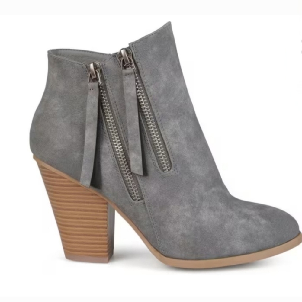New Brinley Co. Grey Faux Leather Stacked Wood Zipper Booties ankle boots 11
